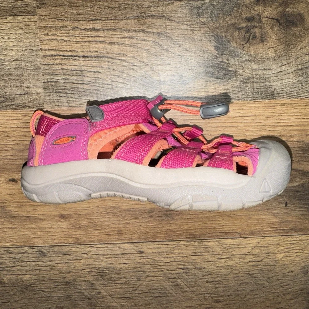 KEEN Newport Pink Raspberry H2 Closed Toe Water Sandals Youth Girls Size 12